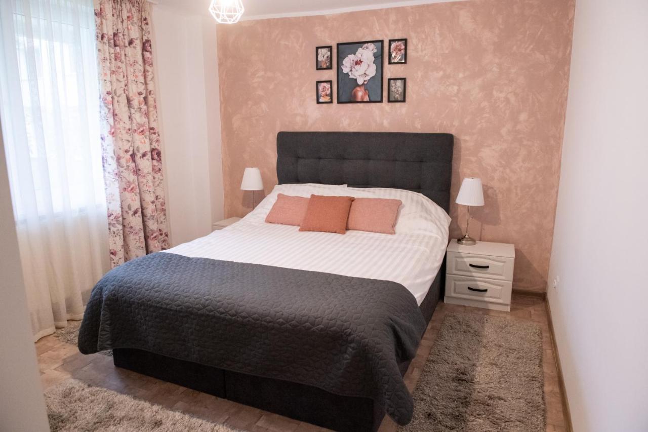 Urban Oasis Apartment Piatra Neamt Luaran gambar